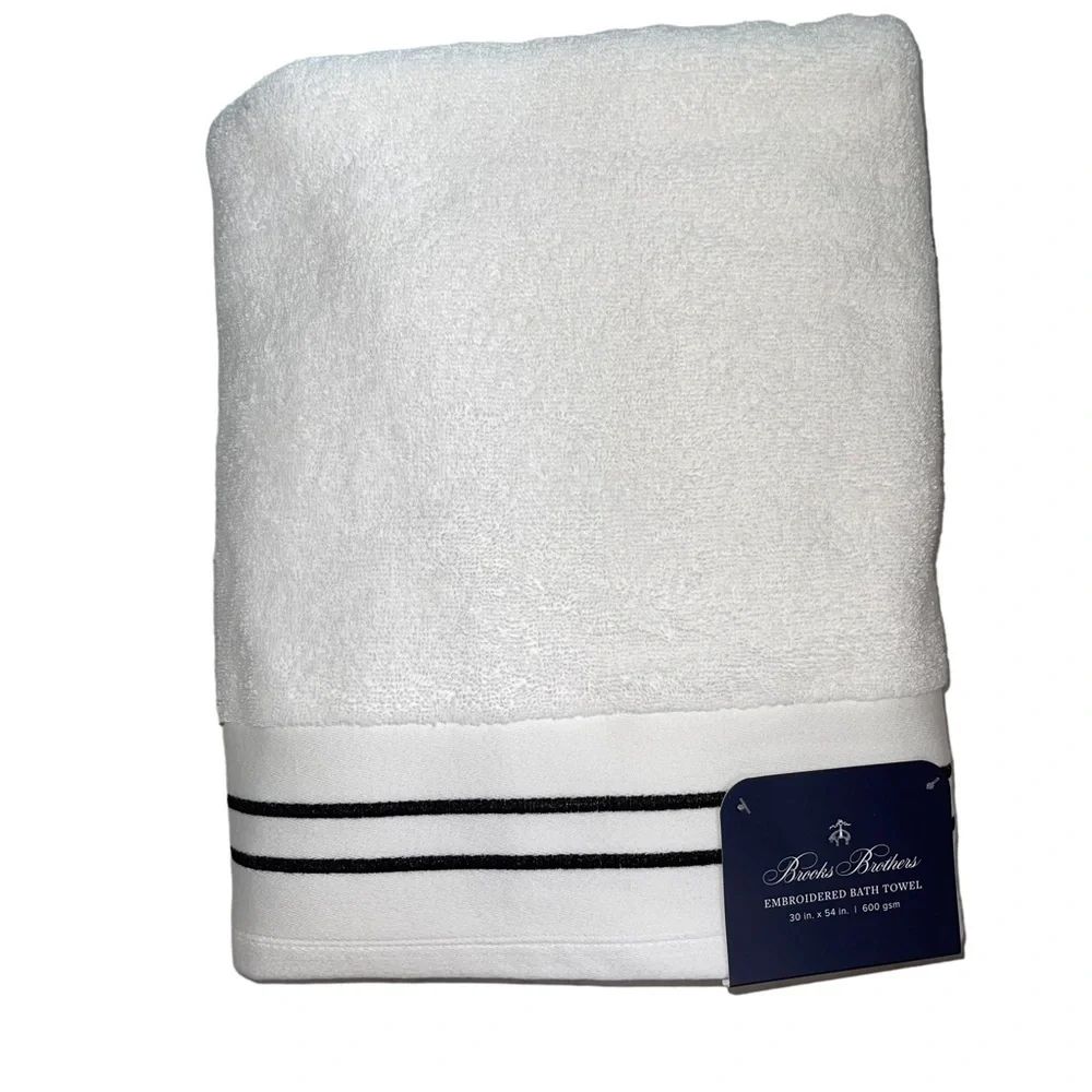 Brooks Brothers Premium Embroidered set of 2 Bath towels white black NWT